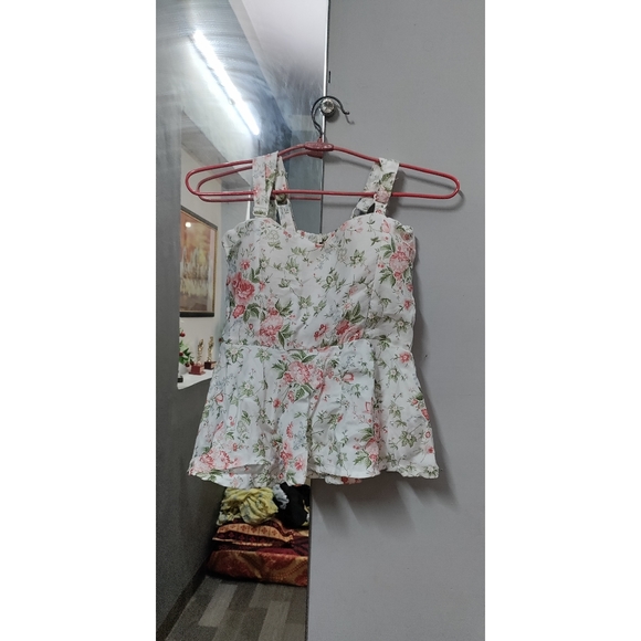 White floral strips top - Picture 8 of 8